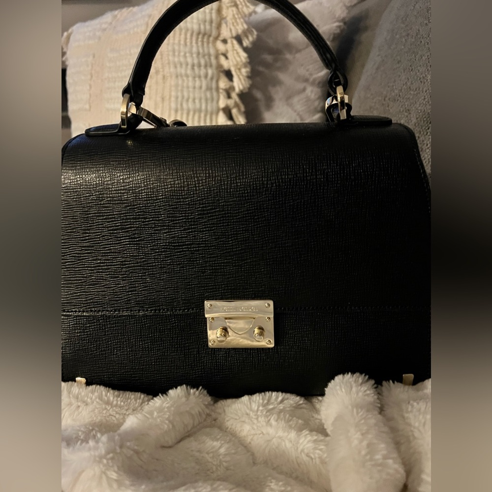 HENRI BENDEL WALDORF 🔥Purse 👛